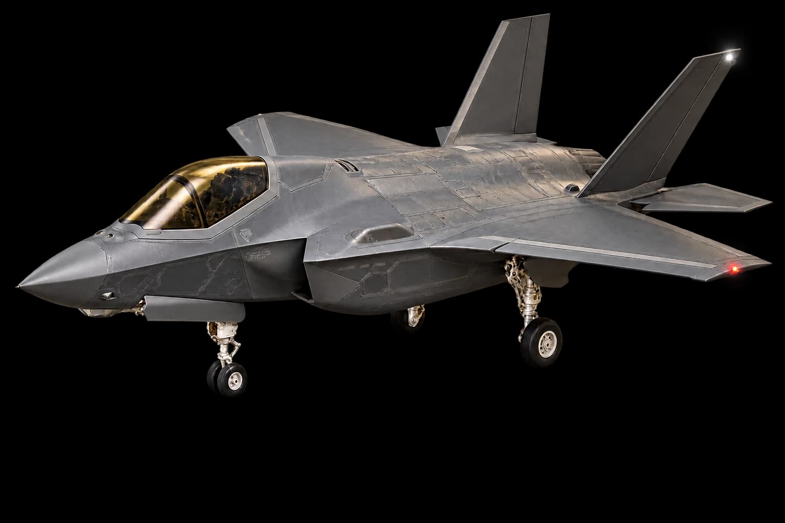 Miniatur tiga dimensi F-35 Lightning II di atas alas pajang